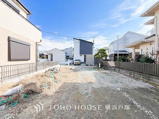 「Appearance」時代の流れに惑わされないシックなカラートーンで街並みに溶け込む外観は、主張し過ぎず、また平凡になり過ぎず絶妙なコントラストで輝きを放ちます。(2025年12月撮影)