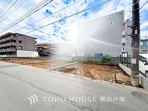 【Appearance】季節感を演出する多彩な樹木と豊かな彩りが重なり、四季折々の変化を楽しめる心地よい場所となりそう。(2025年12月撮影)