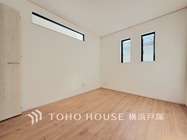 「Room」1日の疲れを癒し、心地よく寛げるようゆったりとした広さを確保しています。プライベートタイムをより優雅に穏やかに…。落ち着いた雰囲気を紡ぎます。