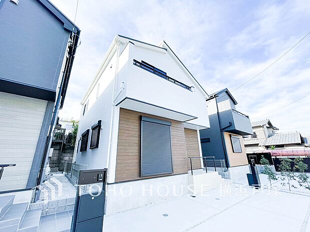 【Appearance】爽やかな青空の下に贅沢なほどに降り注ぐ陽光、豊かな居住性と、クオリティが見事に調和した住空間は、住まうことの喜びを感じさせてくれます。