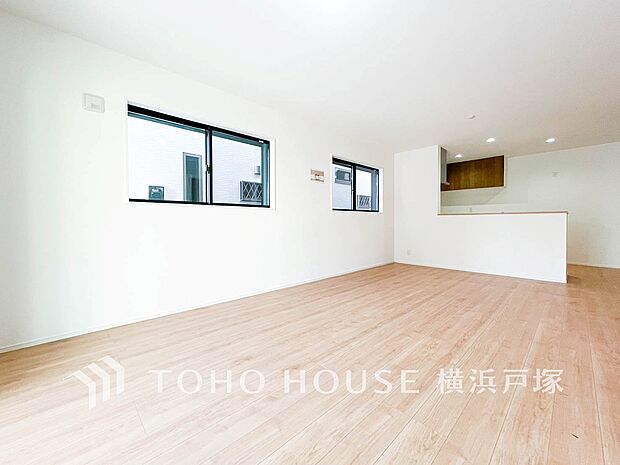 【Living room】ご家族やお客様との時間等、多くの時を刻む空間。何気なく過ぎる時でさえも上質な一時となる快適な空間を。