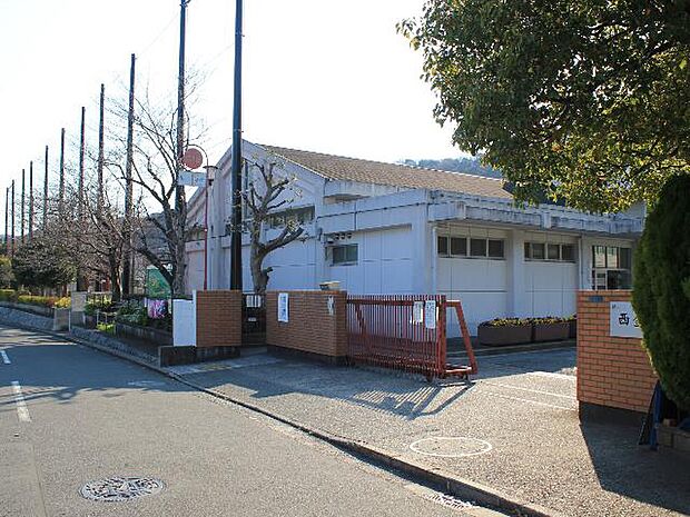 横浜市立義務教育学校西金沢学園(51m)