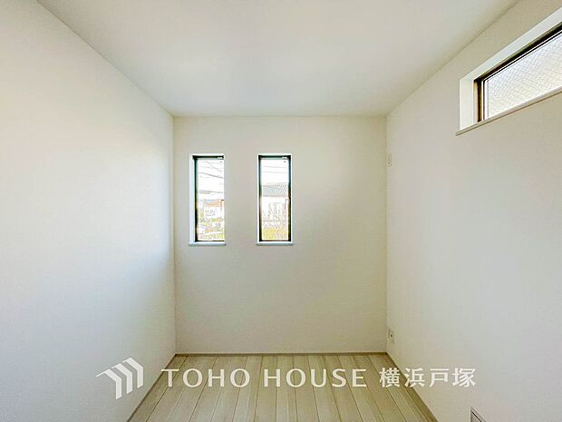 【Room】快適に過ごす条件は、一人ひとり違います。飾リ過ぎないシンプルな内装と偏り過ぎないデザインで統一しております。居住していく中でオーナー様だけの【マイホーム】に創り上げて下さい。