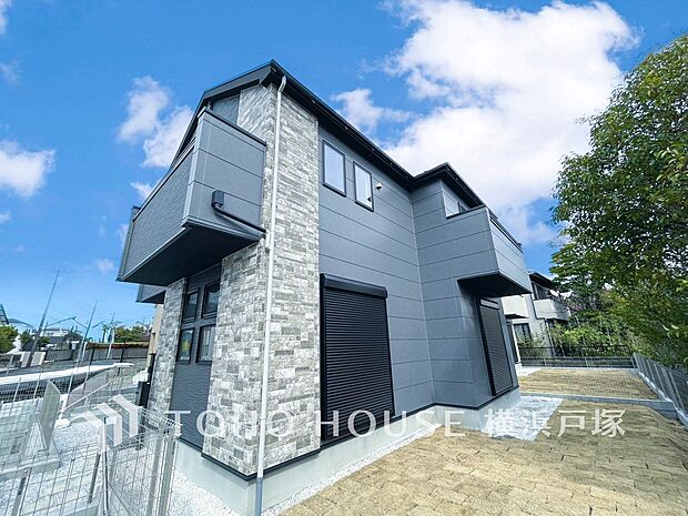 【Appearance】時をこえて輝く美しさ。洗練されたデザインが街並みに溶け込み、圧倒的な存在感を放つ外観