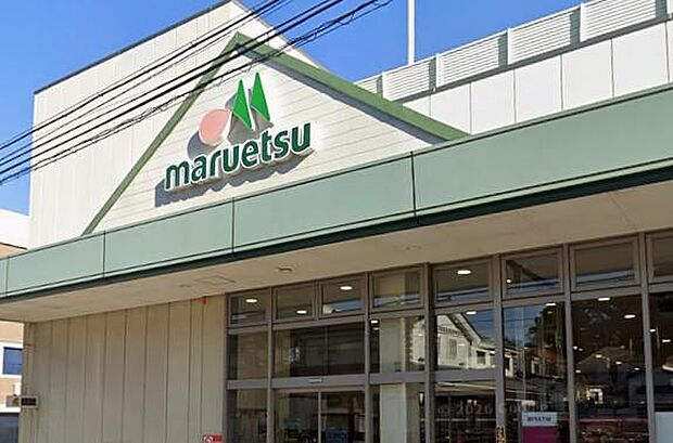 鮮度の鼓動を感じる、活気あふれる美食のステージ。プロの目利きが光る旬の素材たちが調理する喜びを刺激し、家族の笑顔が絶えない健やかでエネルギッシュな食卓をクリエイトします。