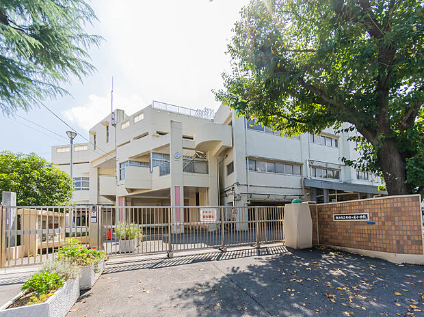 横浜市立初音が丘小学校(400m)