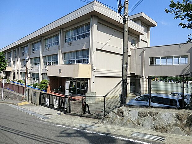 横須賀市立富士見小学校（300ｍ）