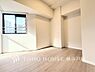 寝室：【Room】感性を育むプライベートルームはシンプルでスマートな空間。好みの空間で読書をしたり、音楽を聞いたりと一人の時間も充実したものにできます。