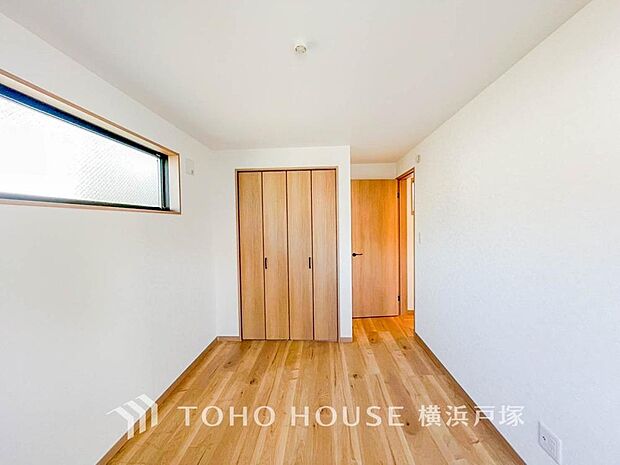 【Room】感性を育むプライベートルームはシンプルでスマートな空間。好みの空間で読書をしたり、音楽を聞いたりと一人の時間も充実したものにできます。