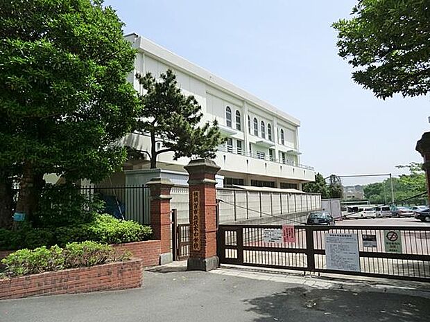 横須賀市立坂本中学校(450m)