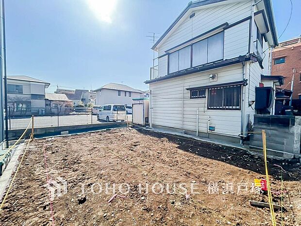 【Appearance】時代の流れに惑わされないカラートーンで街並みに溶け込む外観は絶妙なコントラストで輝きを放ちます。(2026年2月撮影)