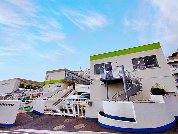 きちんとした教育をしてくれる幼稚園と評判です。放課後の課外授業も充実しています。