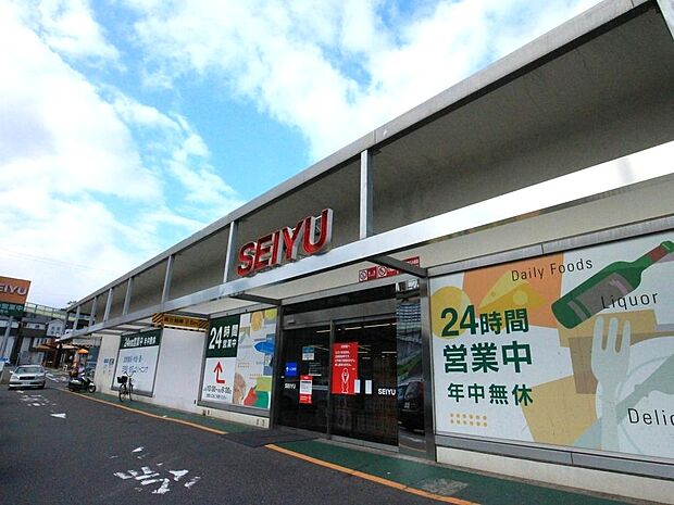 食品から衣料品・日用品まで揃っています。年中無休24時間営業が嬉しい!いざというときにも安心です。