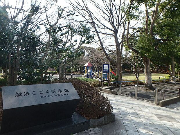 楽しく遊びながら宇宙や科学に親しめる参加体験型の科学館。プラネタリウムをはじめ、子どもから大人まで、ふれて体感して、楽しく遊びながら宇宙や科学のふしぎを学べる。