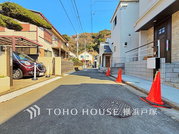 【Frontal road】忙しく過ぎゆく日常を置き去るほど、ゆったりした時間が流れる住環境。「快適」は「家」と「街」と「環境」が調和した時に訪れるだと改めて感じさせてくれます。