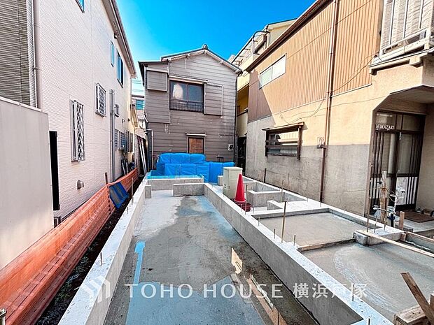 【Appearance】表現された空間は豊かな光と風を纏い、暮らしの時間を豊かにしてくれます。デザインされた空間と建物設備も家族の時間を彩ってくれることでしょう。(2026年2月撮影)