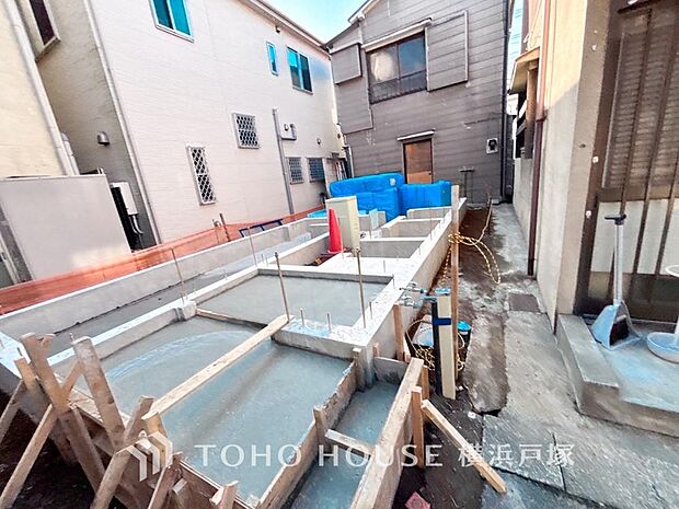 【Appearance】爽やかな青空の下に贅沢なほどに降り注ぐ陽光、豊かな居住性と、クオリティが見事に調和した住空間は、住まうことの喜びを感じさせてくれます。(2026年2月撮影)