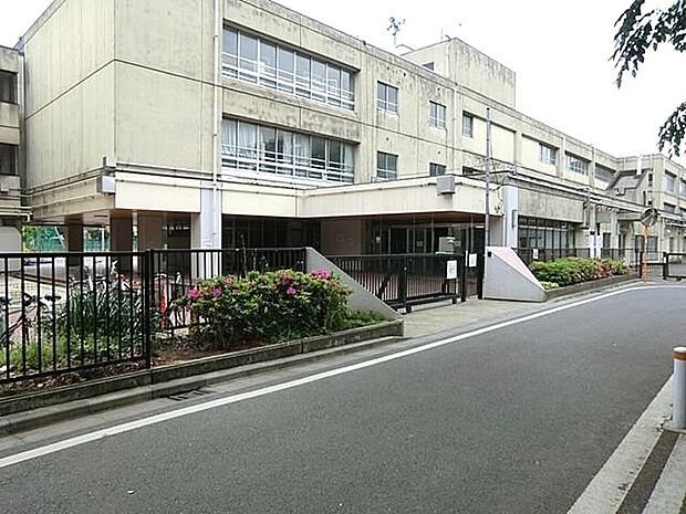 川崎市立藤崎小学校(650m)