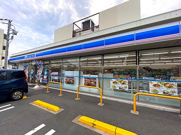 24時間営業　ATM有　酒類販売有。子供からお年寄りまで気軽に立寄れる地元のコンビニです。