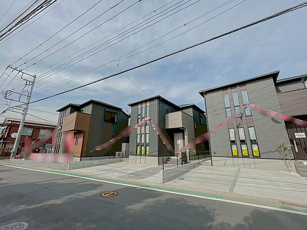 【Appearance】爽やかな青空の下に贅沢なほどに降り注ぐ陽光、豊かな居住性と、クオリティが見事に調和した住空間は、住まうことの喜びを感じさせてくれます。