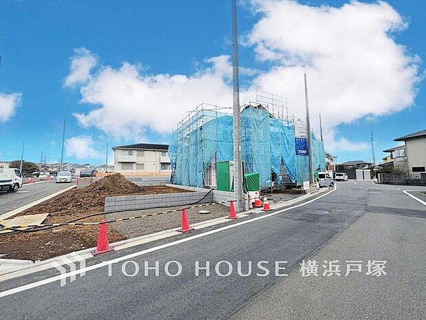 【Appearance】爽やかな青空の下に贅沢なほどに降り注ぐ陽光、豊かな居住性と、クオリティが見事に調和した住空間は、住まうことの喜びを感じさせてくれます。