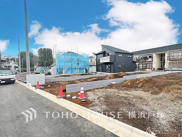 【Car space】カースペースは2台置きが可能な広さを確保しております。