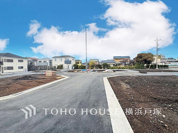 【Frontal road】家の良し悪しだけでなく周辺環境も重要なポイント。それは月日が経つ事で「近くにあるもの」から「家の財産」へとイメージが変わってくる事を身体が理解しているからだと思います。