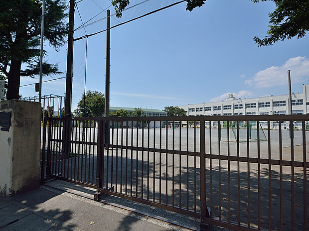 横浜市立瀬谷第二小学校(900m)