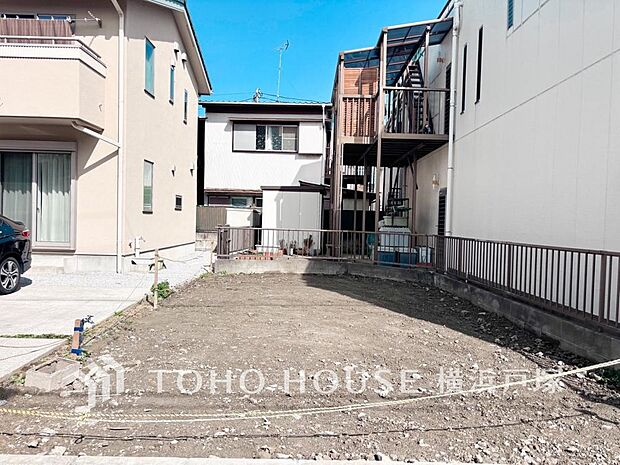 「Appearance」落ち着いた住宅地の一角。家族の時間が自然と集まるLDKを中心に、暮らしやすさを考えた新築戸建。新生活を気持ちよく始められる住まいです(2026年2月撮影)