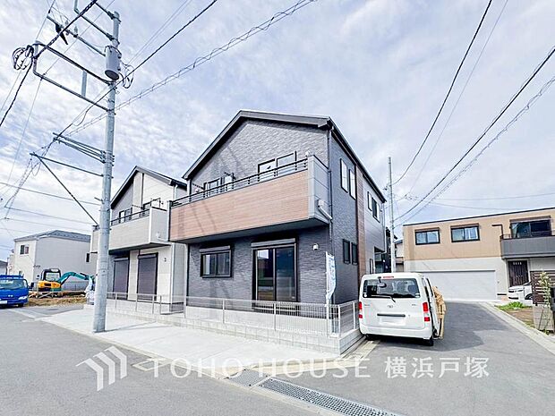 【Appearance】爽やかな青空の下に贅沢なほどに降り注ぐ陽光、豊かな居住性と、クオリティが見事に調和した住空間は、住まうことの喜びを感じさせてくれます。