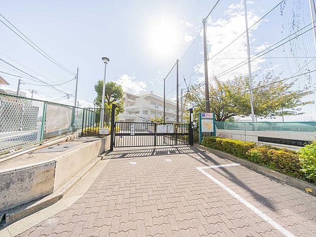 横浜市立さつきが丘小学校(350m)