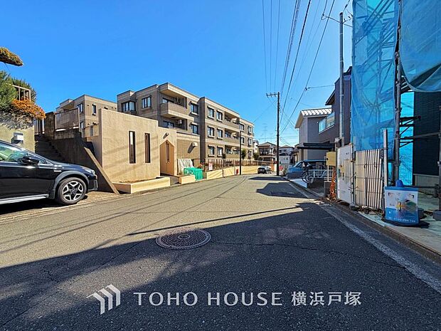 【Frontal road】家の良し悪しだけでなく周辺環境も重要なポイント。それは月日が経つ事で「近くにあるもの」から「家の財産」へとイメージが変わってくる事を身体が理解しているからだと思います。