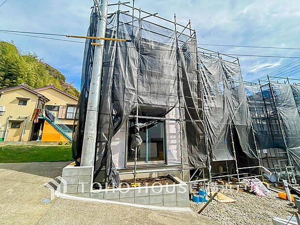 【Appearance】堂々たる趣ながら余裕を感じさせるシャープなフォルムで佇む邸宅。(2026.3月撮影)