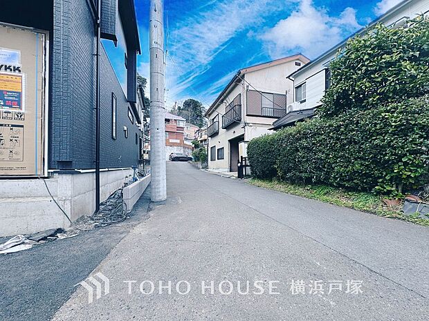 【Frontal road】家の良し悪しだけでなく周辺環境も重要なポイント。それは月日が経つ事で「近くにあるもの」から「家の財産」へとイメージが変わってくる事を身体が理解しているからだと思います。