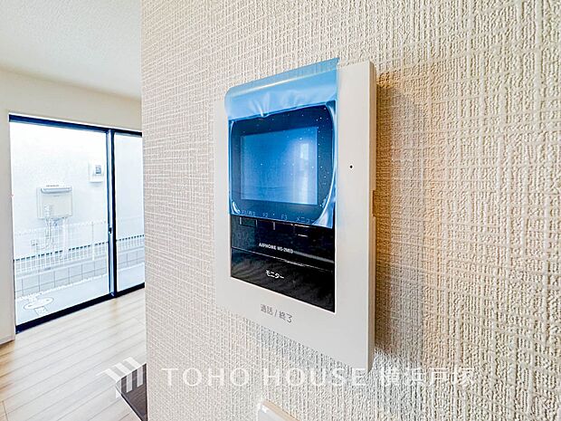 【モニター付インターホン】見える安心をカタチに。誰が来てもわかる様にモニター付きインターホンを設置。