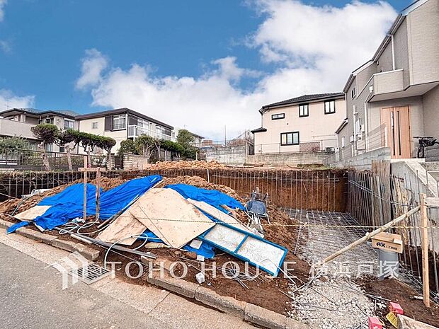 静かな環境に包まれた土地が、新しい住まいとして生まれ変わる瞬間をお楽しみに。(2026年3月撮影)