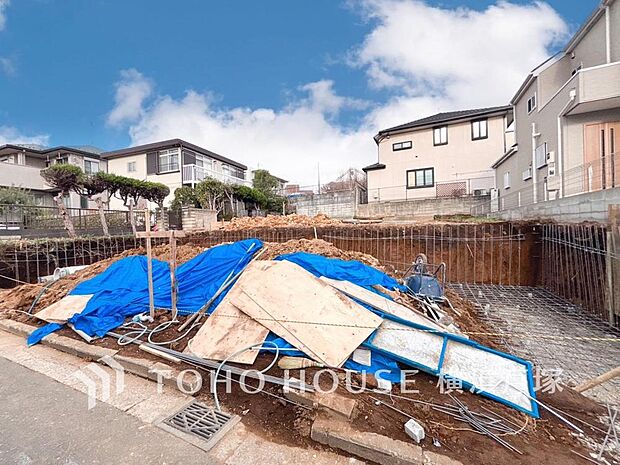 ゆったりした時間が流れる住環境。快適は家と街と環境が調和した時に訪れる。(2026年3月撮影)