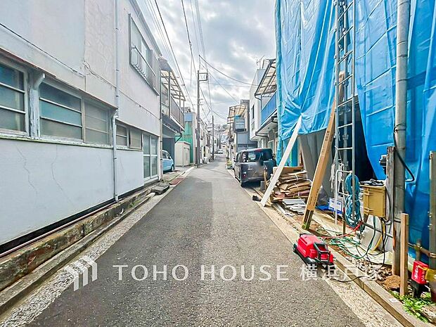 【Frontal road】周辺環境とのコラボレーションにより明るく開放的な空間を演出しております。