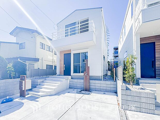 【Appearance】住む人を映し出す洗練された佇まいは、いつまでも輝き続けながらいつしか街の風景に溶け込んでいきます。