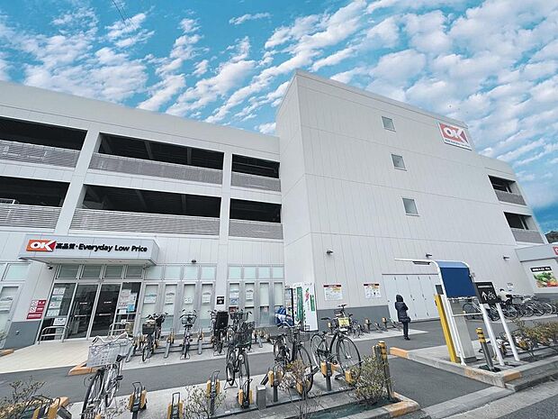 オーケー金沢文庫店(450m)「Everyday Low Price」を合言葉に食料品を中心に豊富な品揃えで、お値打ち価格のお買い物ができると話題のディスカウントストア。駐車場219台完備。