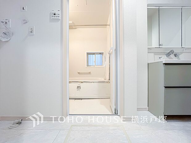 【Powder room】快適に過ごせることはもちろん、気品や優雅さを兼ね備えたパウダールームです。