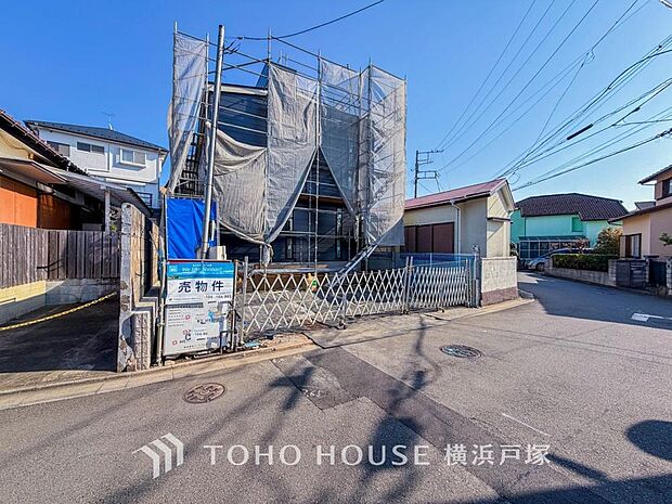 【Appearance】時代の流れに惑わされないシックなカラートーンで街並みに溶け込む外観は、主張し過ぎず、また平凡になり過ぎず絶妙なコントラストで輝きを放ちます。(2026年3月撮影)