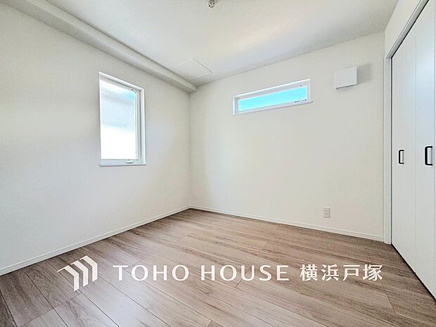 【Room】快適に過ごす条件は、一人ひとり違います。飾リ過ぎないシンプルな内装と偏り過ぎないデザインで統一しております。居住していく中でオーナー様だけの「マイホーム」に創り上げて下さい。