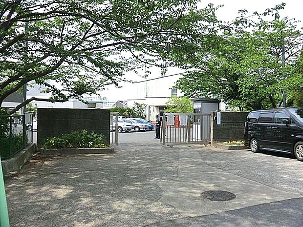 鎌倉市立西鎌倉小学校（1100ｍ）