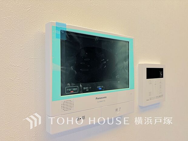 【TVモニタ付きインターホン】誰が来てもわかる様にモニター付きインターホンを設置。快適と安らぎを合わせた優しい設計。