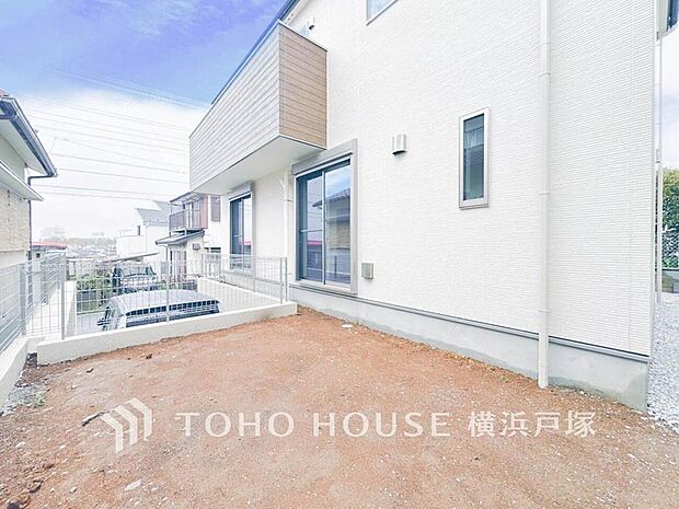 【Garden】お子様がお庭で遊べるのはもちろん、家庭菜園やたくさんの友人を招いてBBQ、楽しみ方がたくさん。