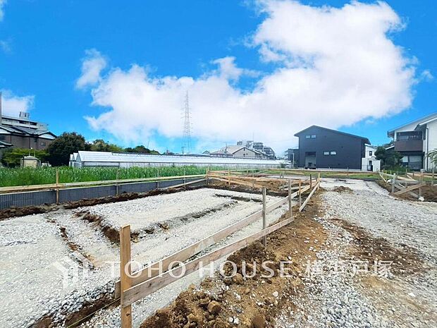 【Appearance】表現された空間は豊かな光と風を纏い、暮らしの時間を豊かにしてくれます。デザインされた空間と設備も家族の時間を彩ってくれることでしょう。(2026年4月撮影)