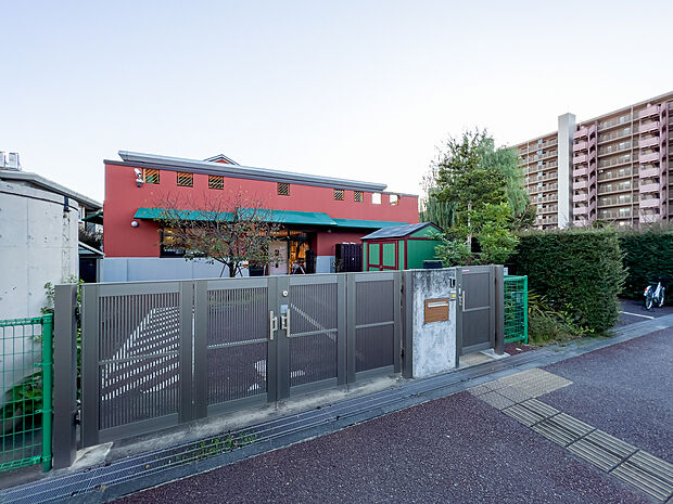 0歳児からの保育があり働くご両親には心強い保育園。子どもの自主性等を促すことを考えた保育をしています。