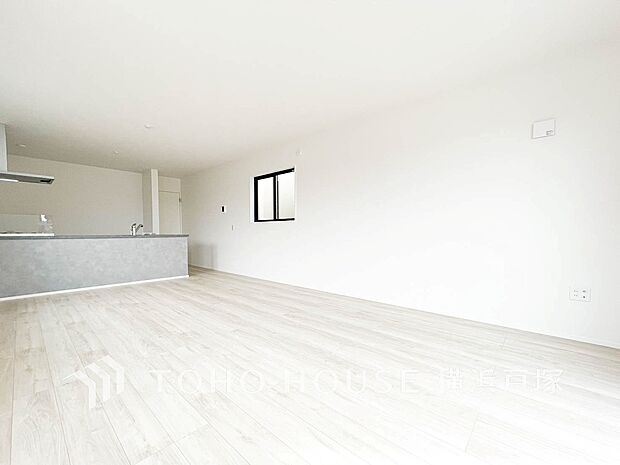 【Living room】ご家族やお客様との時間等、多くの時を刻む空間。何気なく過ぎる時でさえも上質な一時となる快適な空間を。