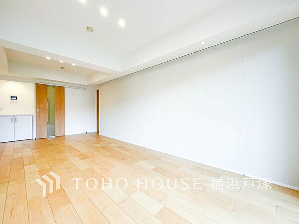【Living room】ご家族やお客様との時間等、多くの時を刻む空間。何気なく過ぎる時でさえも上質な一時となる快適な空間を。